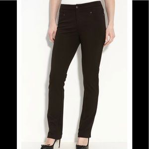 😁NYDJ “Samantha” Stretch Ponte pants